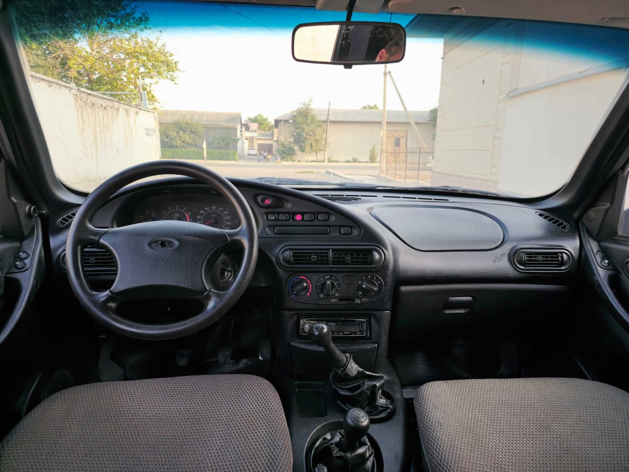 niva 4x4 Sotiladi