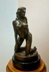 Statueta de bronz Femeie nud