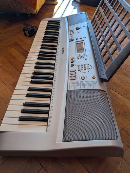 Синтезатор/Йоника Yamaha PSR-E313 + Стойка