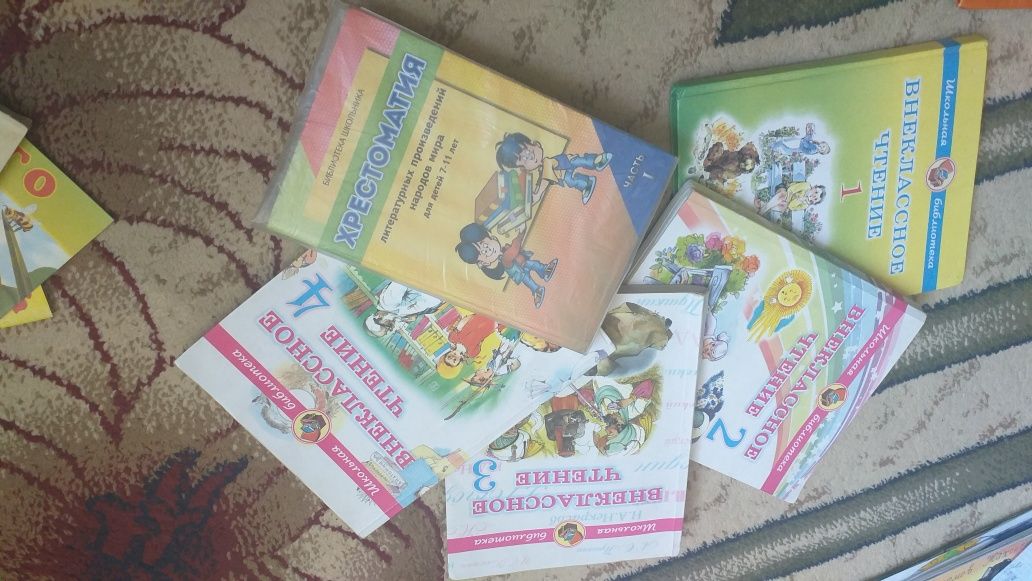 Продаю книги. Для школьникам