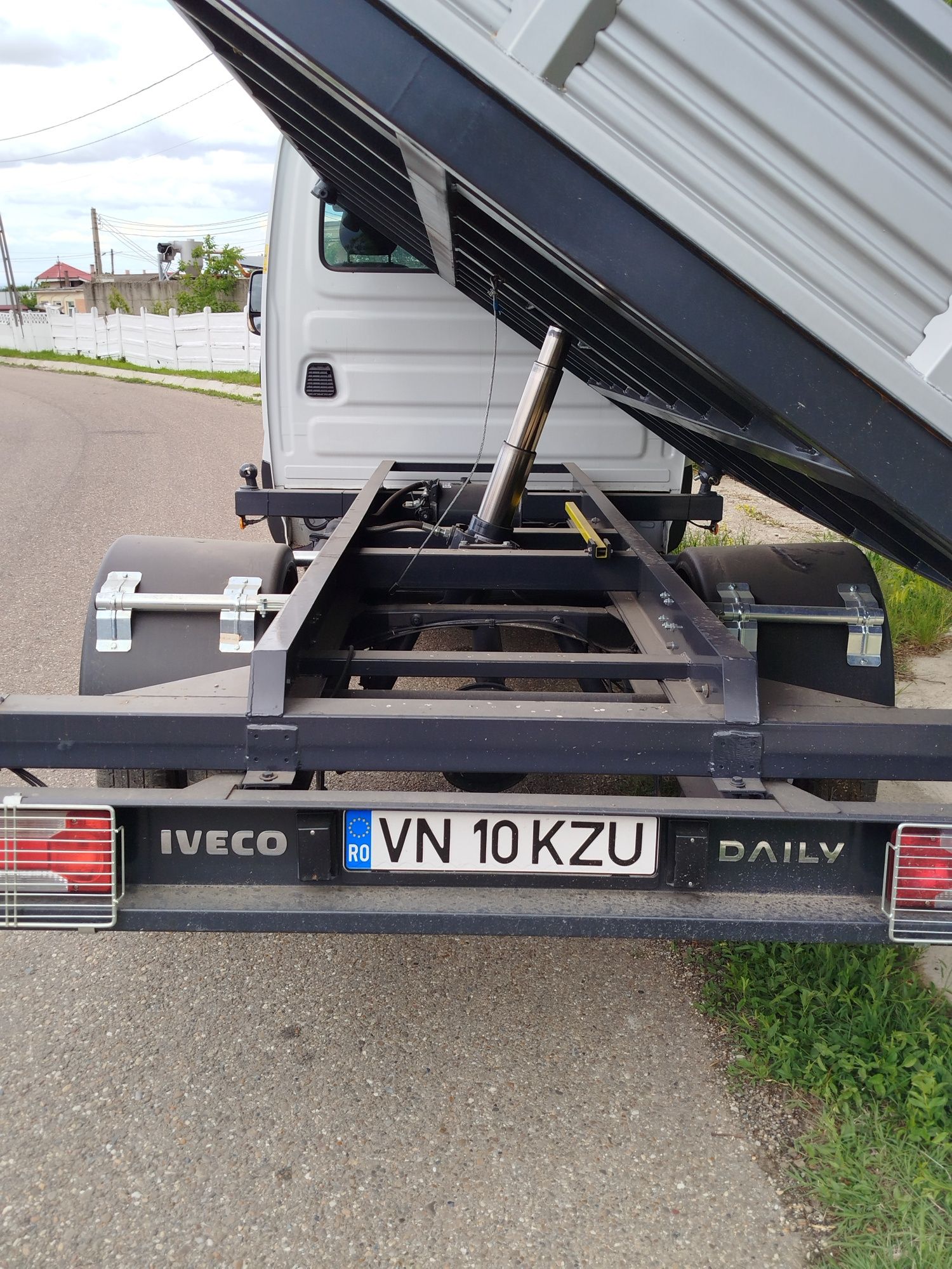 Iveco daily basculabil pe cutie