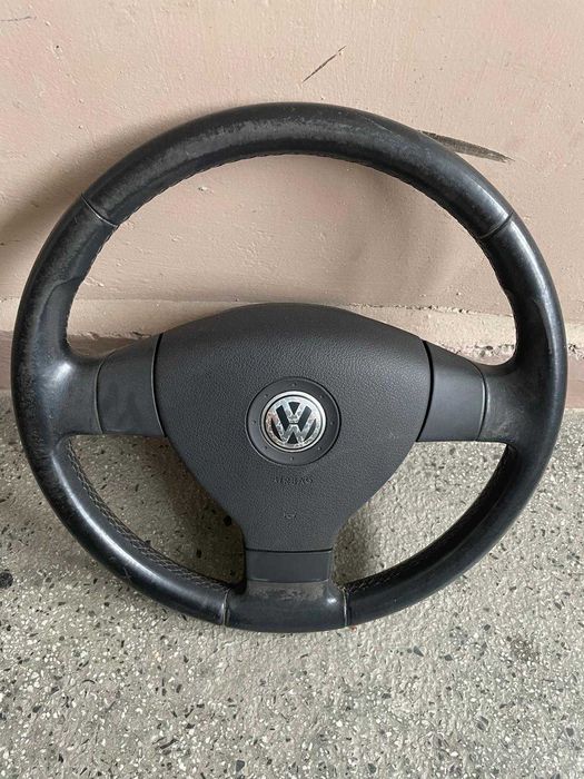 Трилъчев волан VW Golf 5