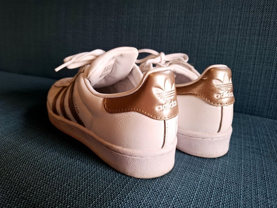 Adidas Superstar. Măsura 39.