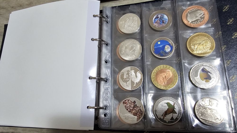 Colecție Unicat cu 232 Monede (MS, AU, XF, VF) în clasor Numis