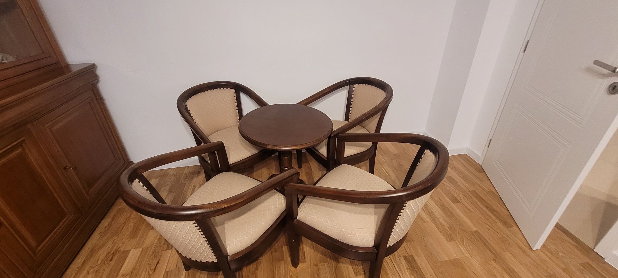 Set masa + 4 scaune