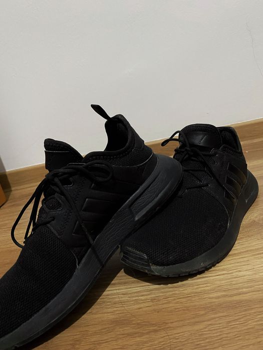 Vand adidasi marca Adidas