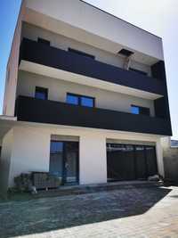 Cladire / Casa de vanzare / Imobil rezidential - 310.000 €