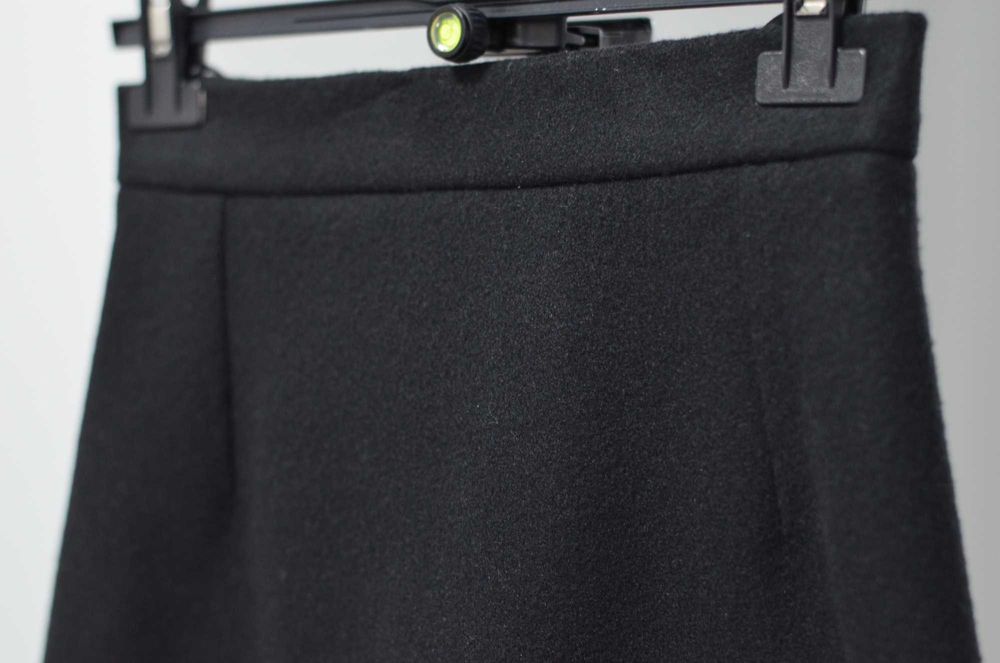 Fusta midi neagra noua, material gros,sezon toamna iarna, XS - S