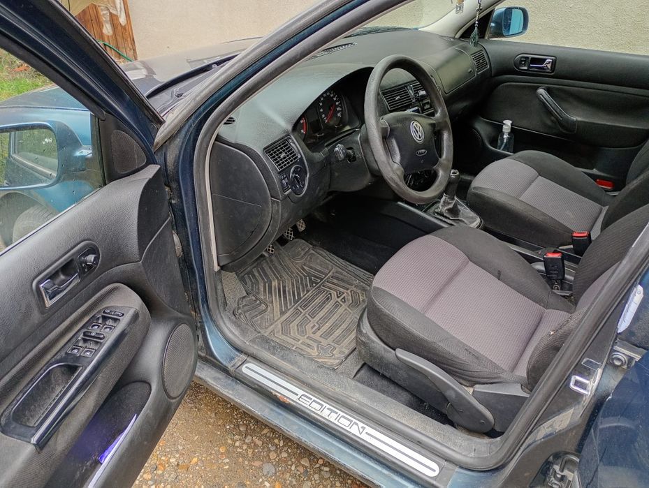 Vând golf IV Edition motor 1.4 benzină 16v. înmatriculat RO