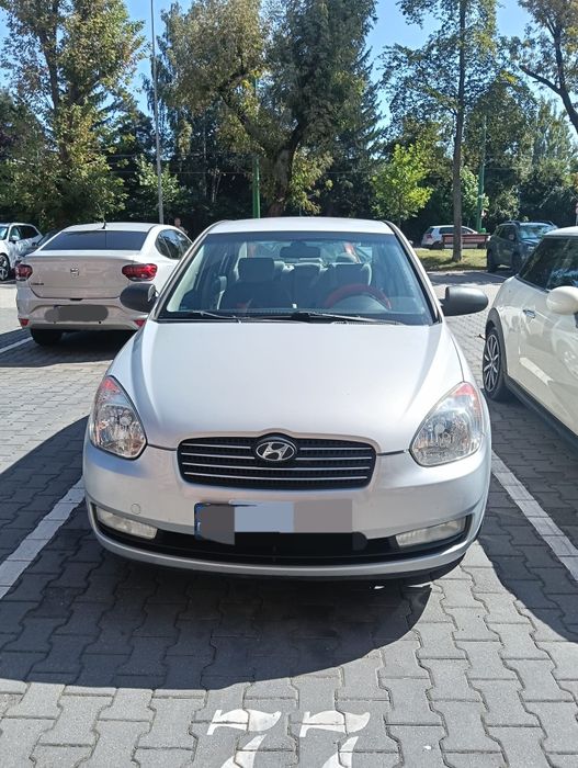 Vand hyundai accent 1.4 benzina  2008