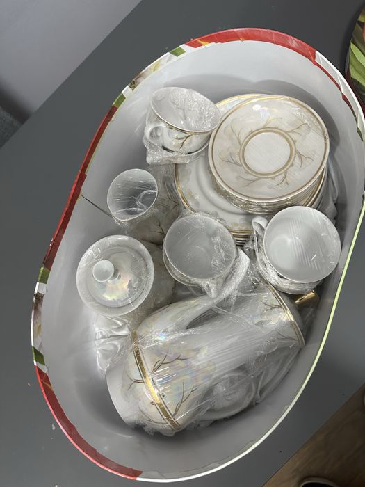 Продам столово-чайный сервиз на 6 персон