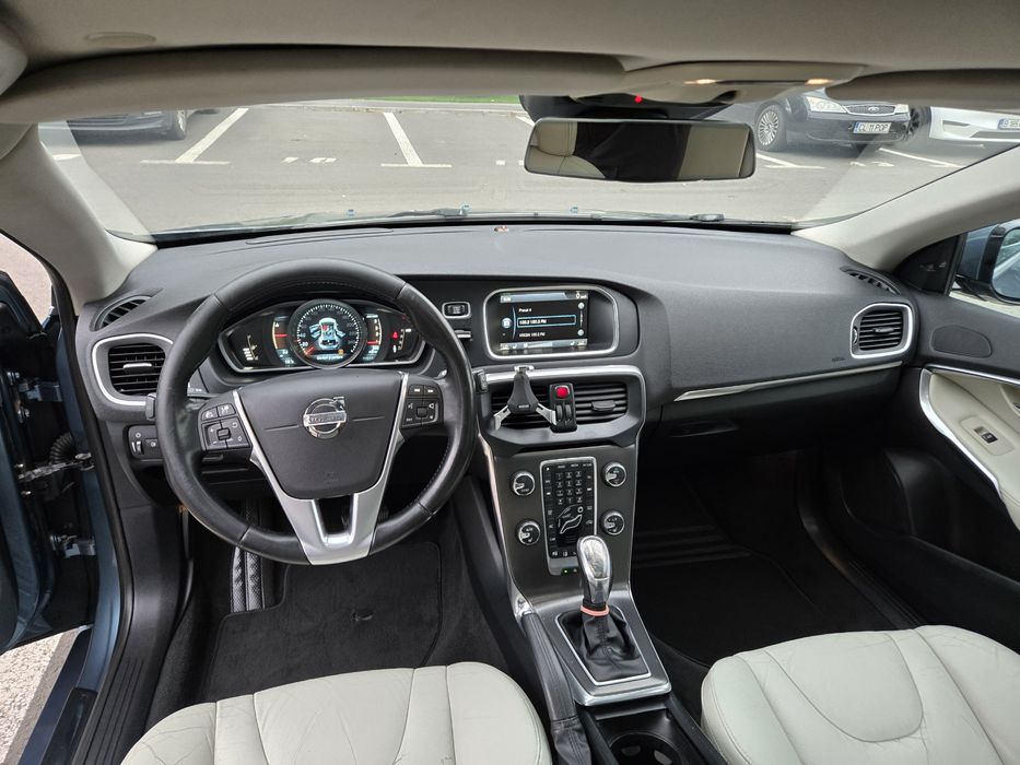 Volvo V40 2.0 D Automat Extra Full Propietar Stare Perfecta  Variante