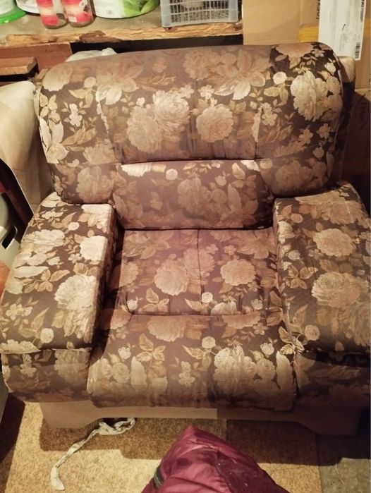 Продам 2 кресла по одной цене