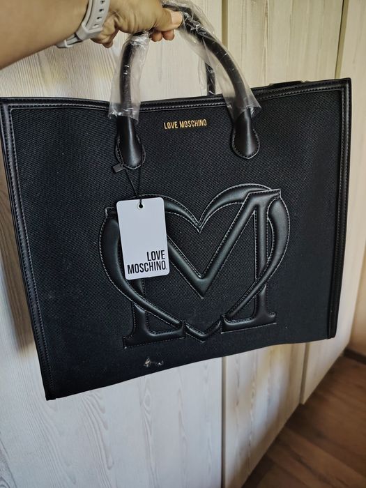 Нова чанта Love Moschino