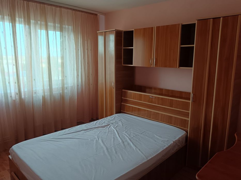 Închiriez ap 2 cam decomandat Et 8/10  preț 2000 lei