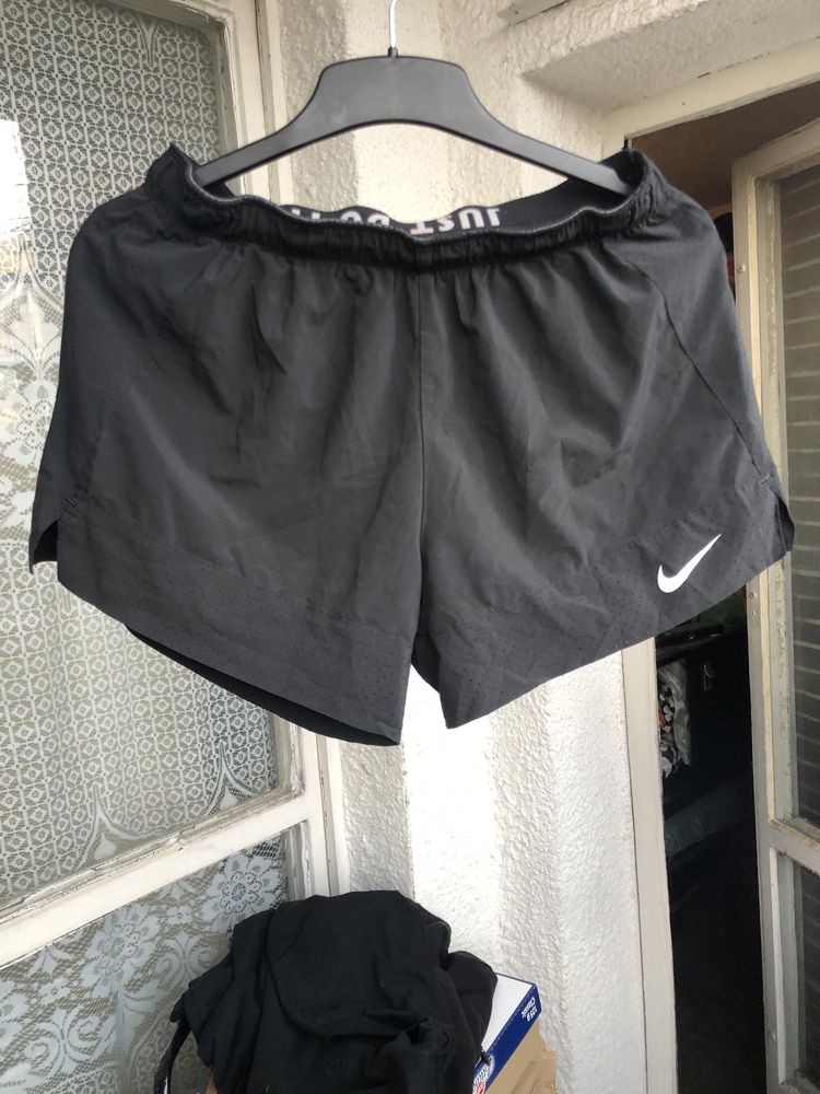 Nike дамски комплект нов
