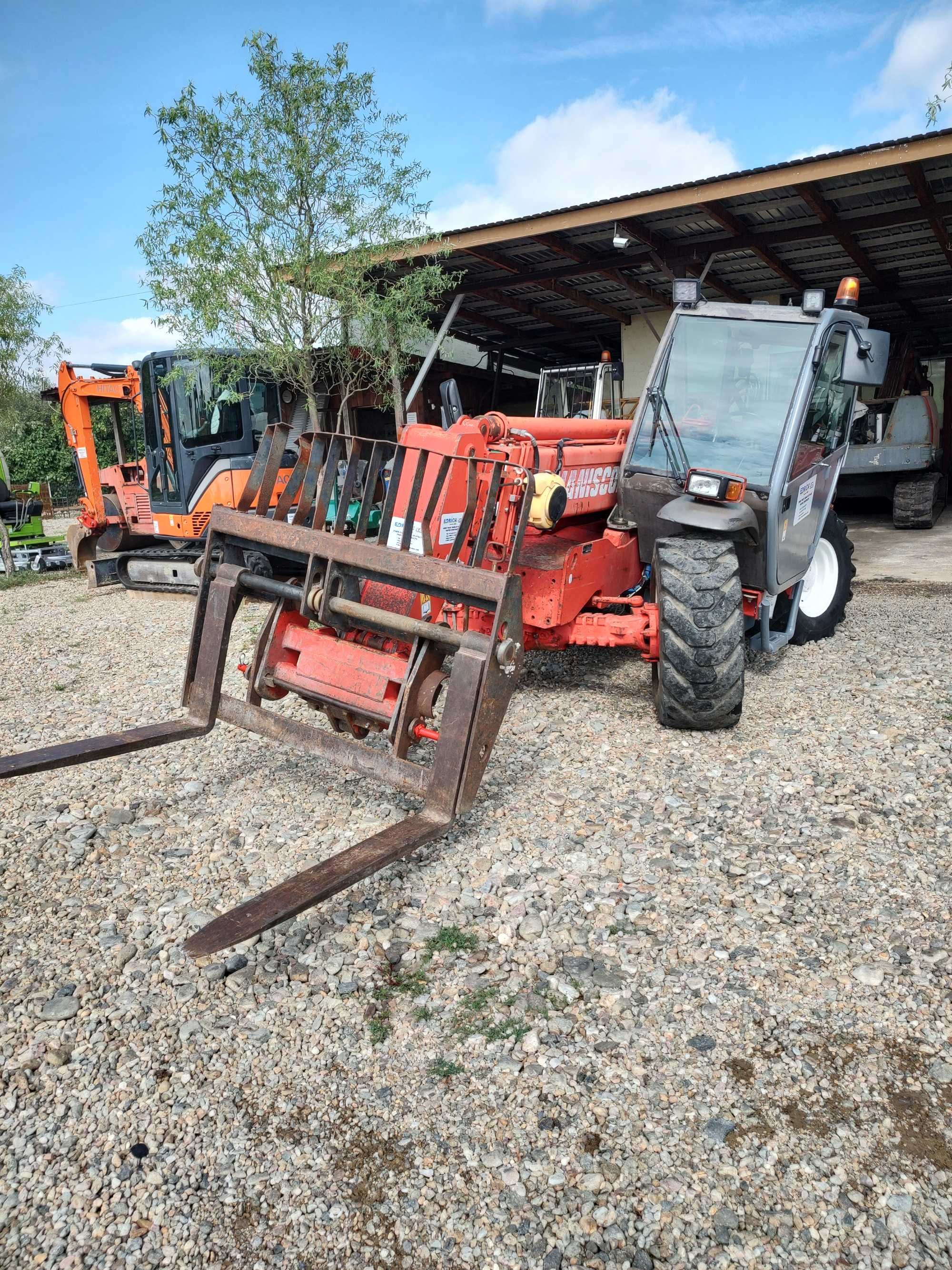 Incarcator frontal telescopic Manitou, model MVT11.35 L COMFORT