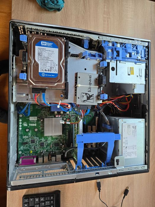 Statie grafica Dell Precision T3500 Intel Xeon W3530, 16Gb RAM, HDD500