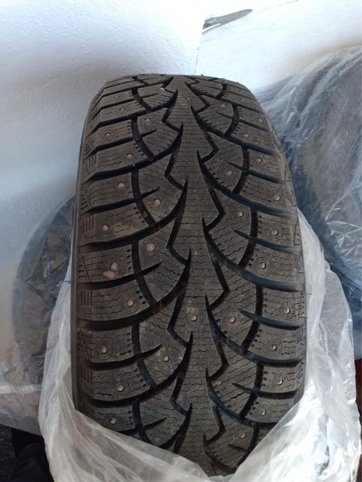 Продам шипованную резину 205/55/R16 (ездили одну зиму)