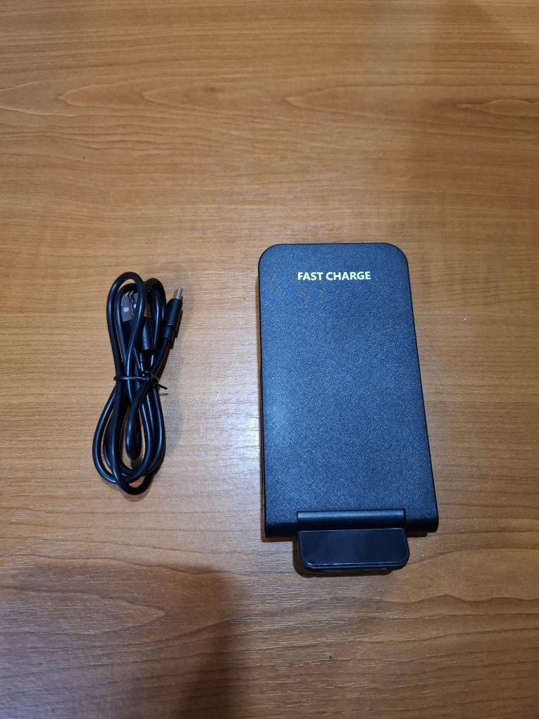 Încărcător Wireless Fast Charge 15W – Compatibil iPhone & Samsung