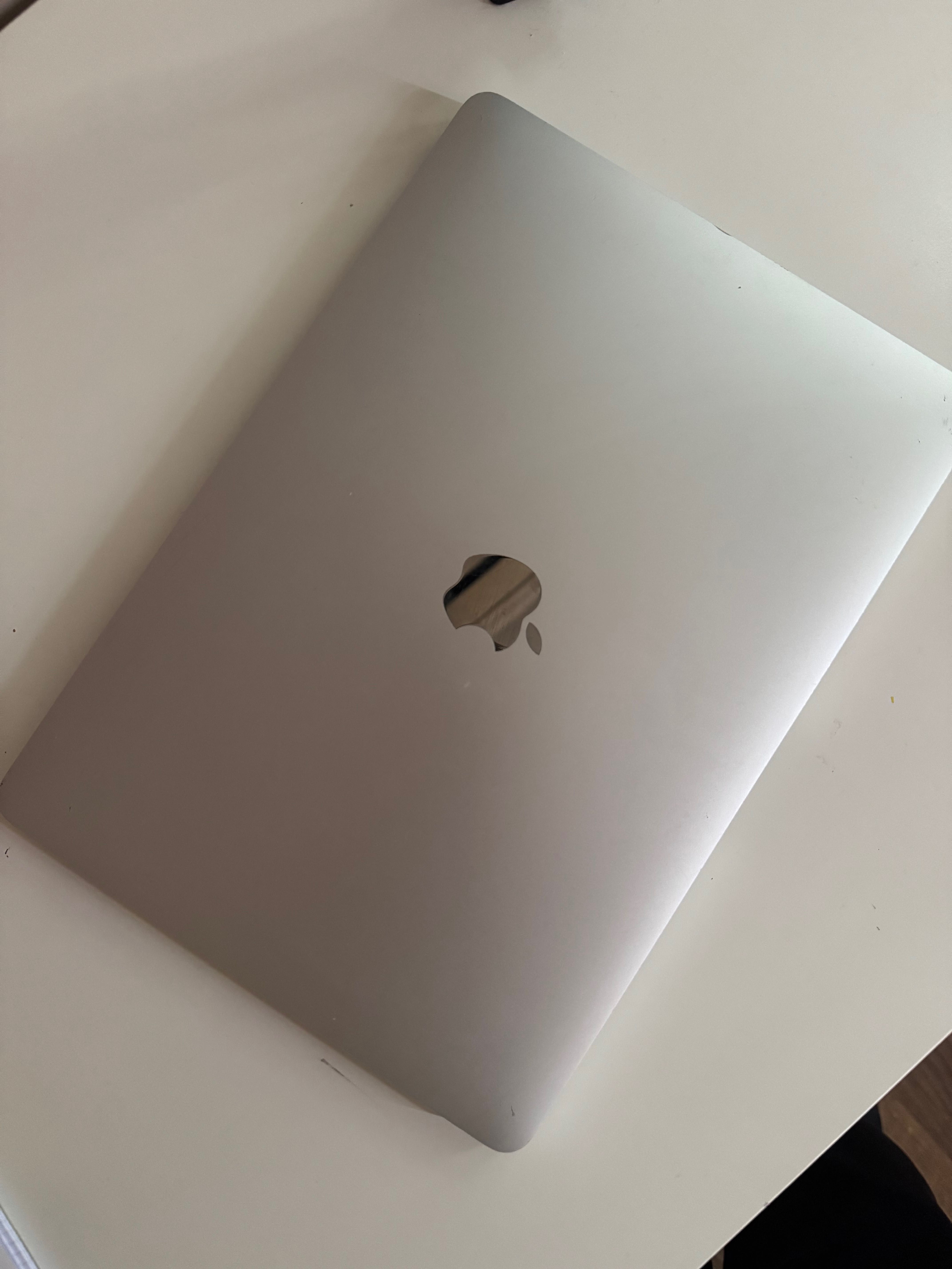MacBook Pro 13” (2019, A1989)