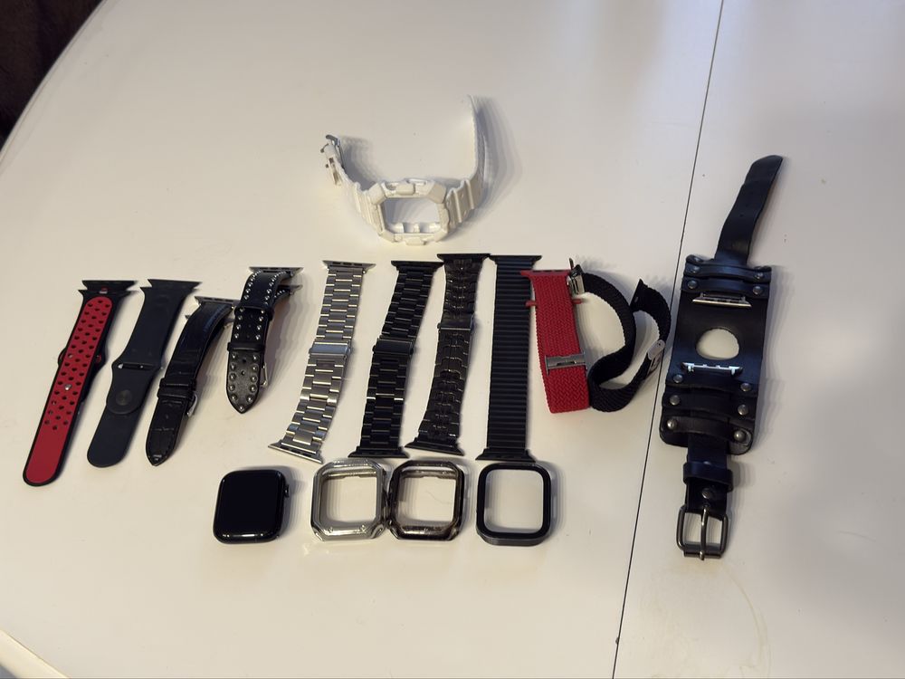 Iwatch Series 7 - 45 mm + 12 каишки