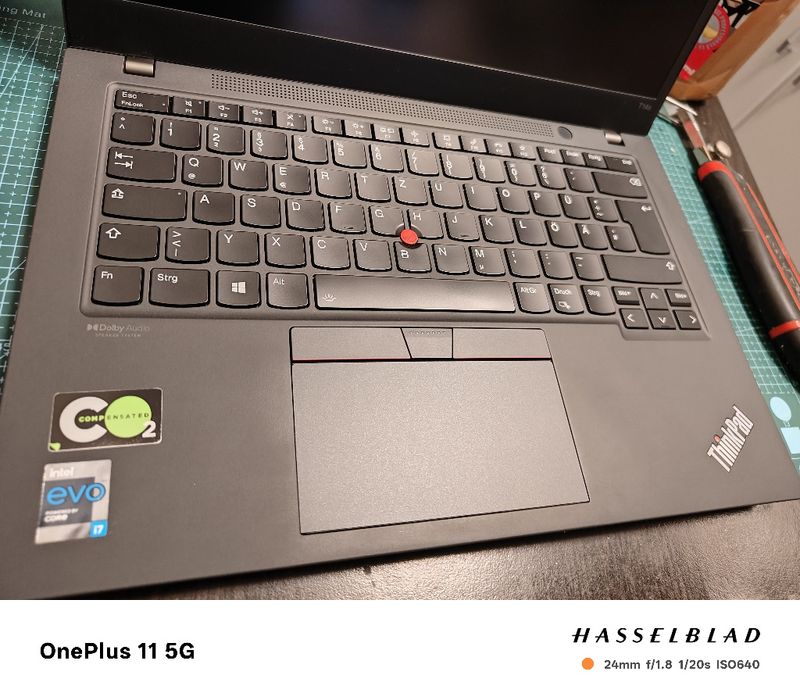 Lenovo T14s gen2( i7-1165/32gb ram/1T ssd)