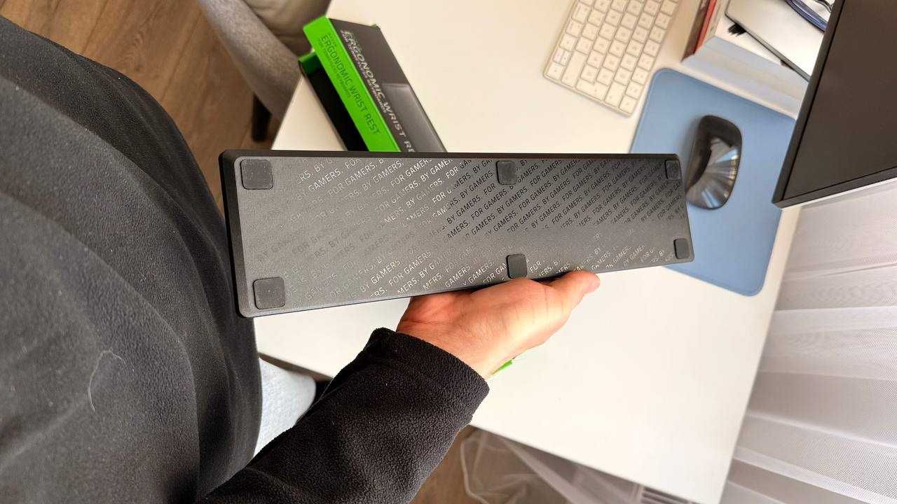 Razer подставка для запястья (клавиатуры)
