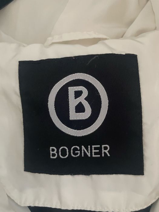 Продавам бяло зимно яке BOGNER
