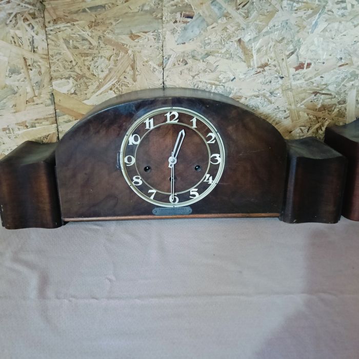 Vechituri antichități multe la număr
