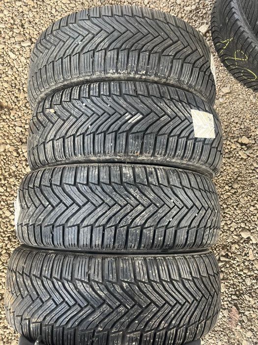 215/55 r17 de iarna 4 buc f bune MICHELIN