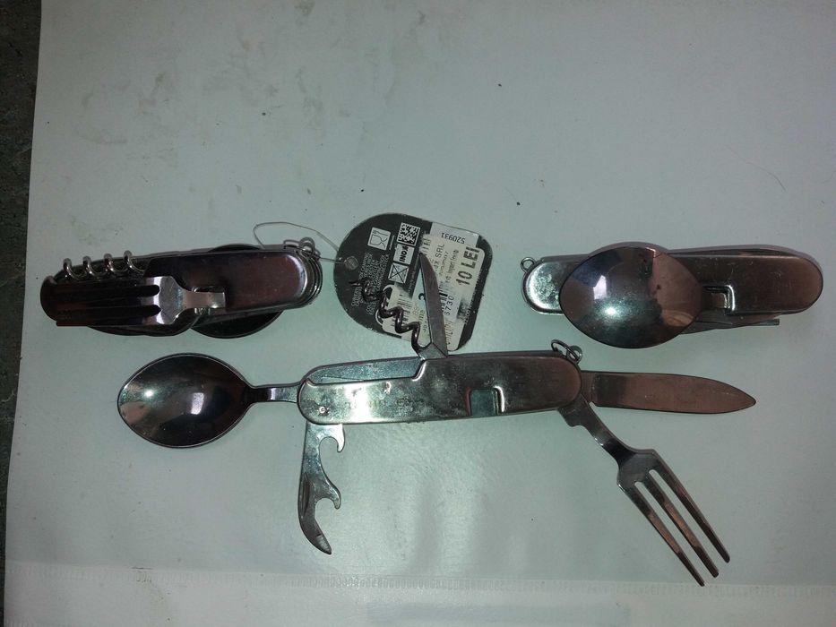 Briceag cu cutit lingurita furculita tirbuson desfacator sticle pensa