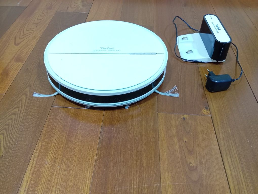 Продам робот пылесос Tefal