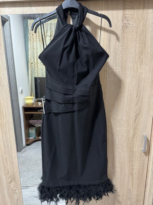 Rochita de ocazie cu pene