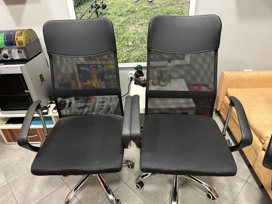 Офис стол 2 броя