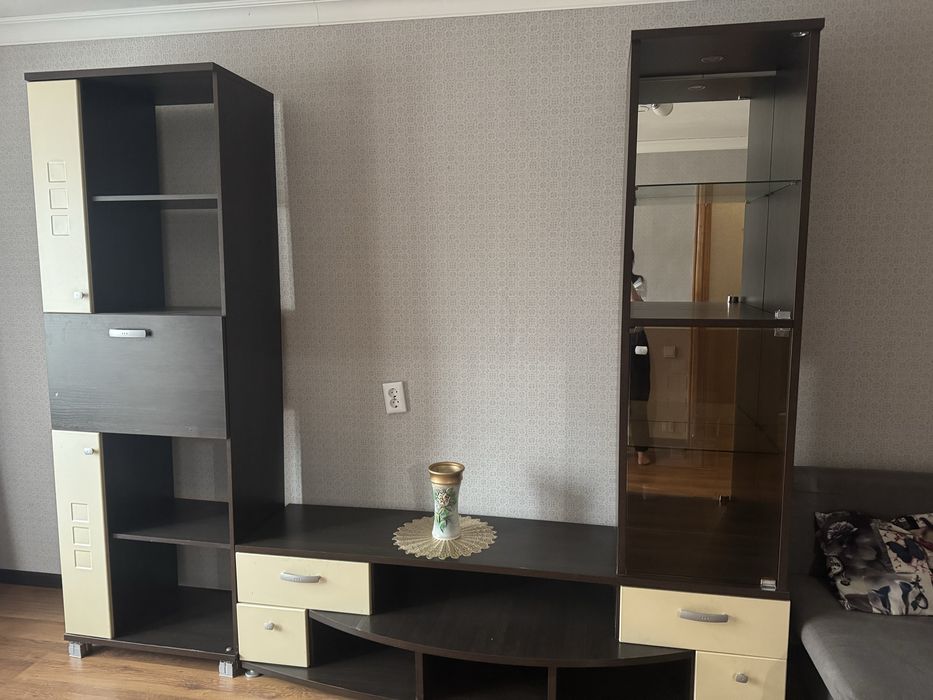 Шкаф для гостиной