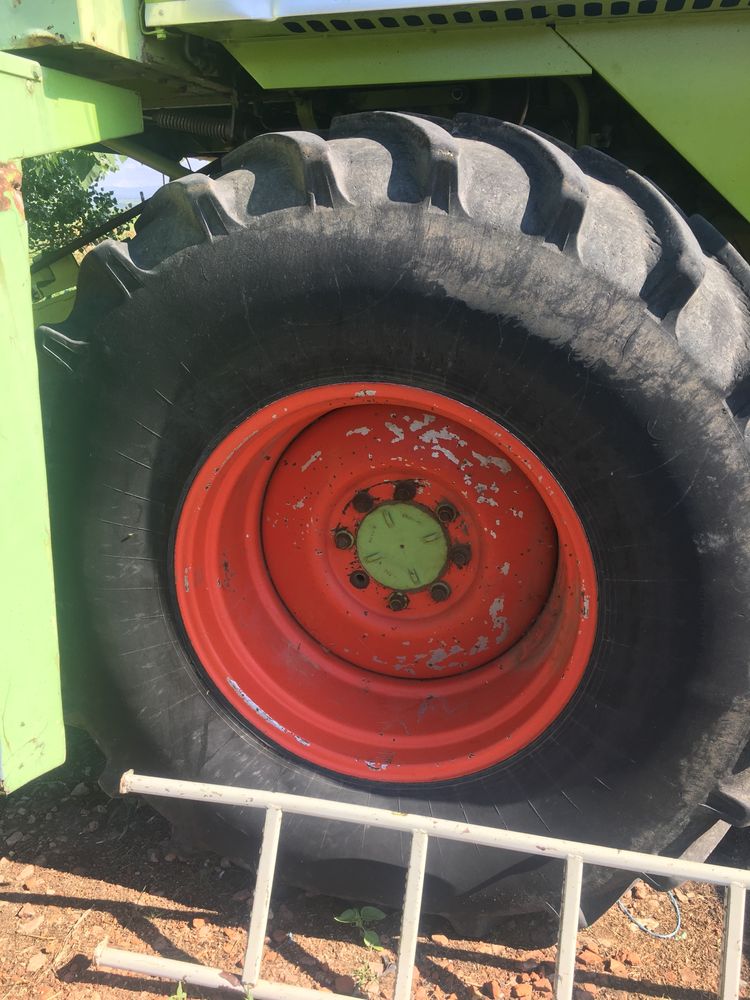 Гуми за комбайн Клаас/Claas 650 75 r32 (24,5 r32)