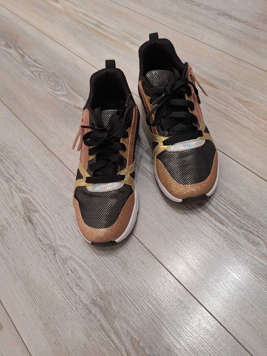 Дамски маратонки