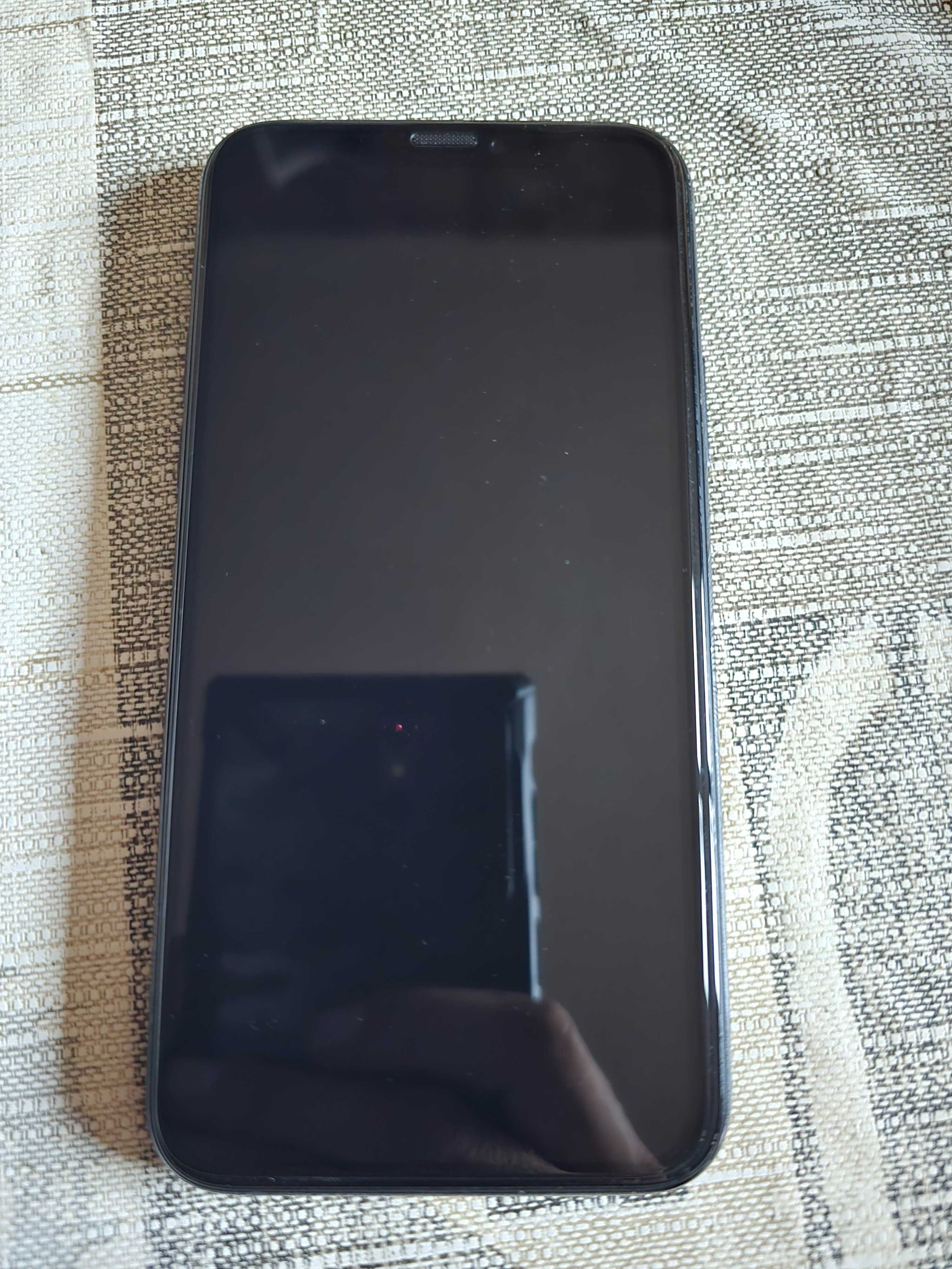 IPhone 11 Pro, 100% батерия.