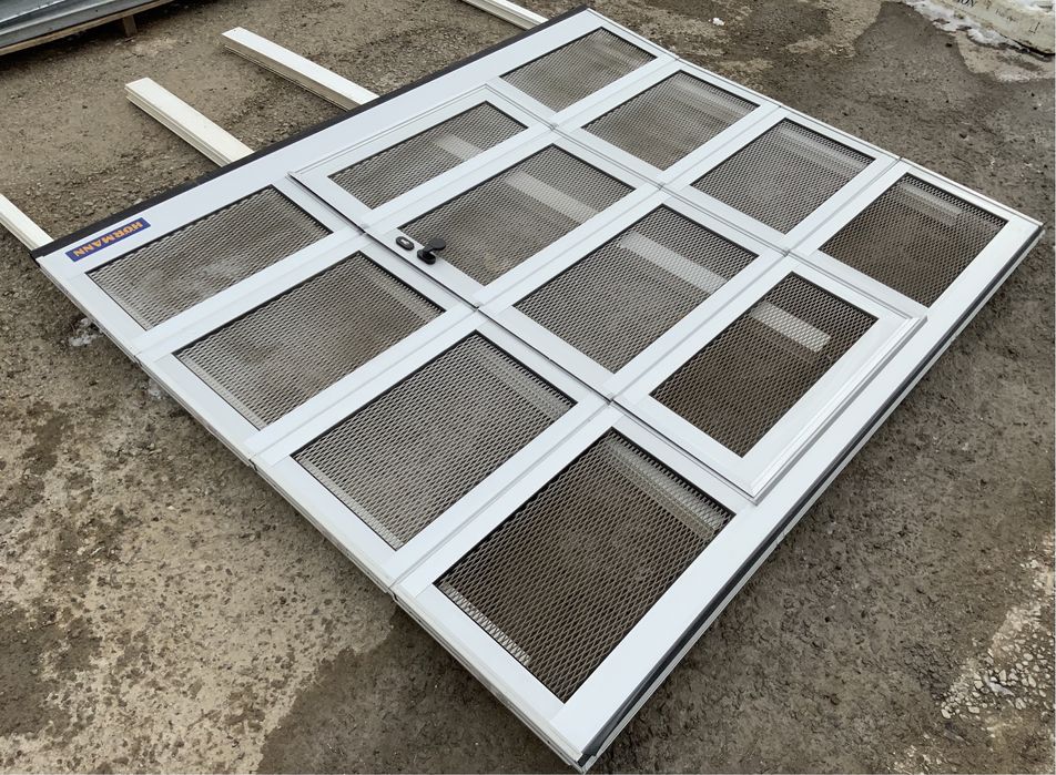USA SECTIONALA INDUSTRIALA poarta plasa perforata H 225 x L266 Horman