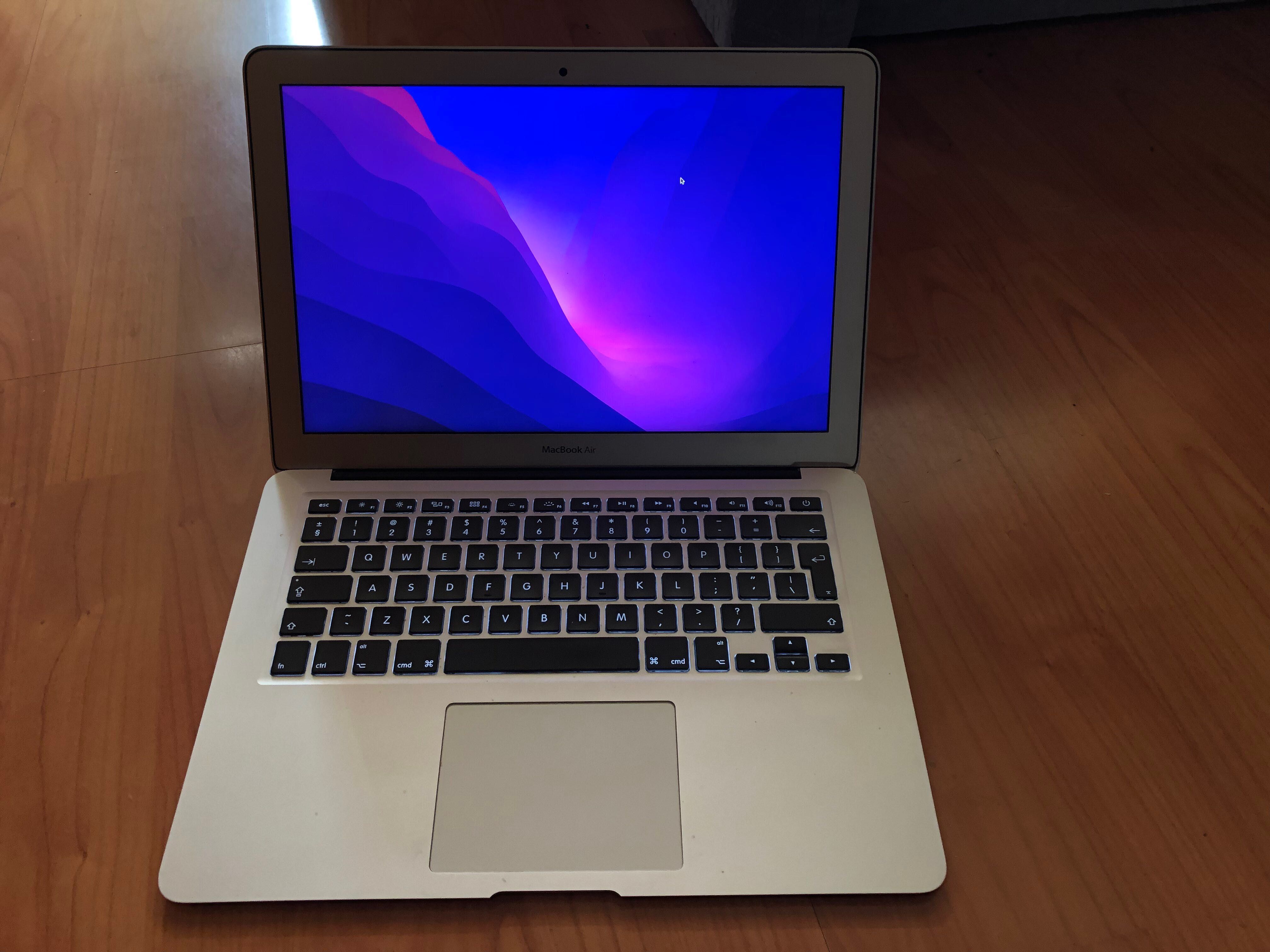 MacBook Air с Final Cut Pro. Приемам и бартер - за хубав фотоапарат