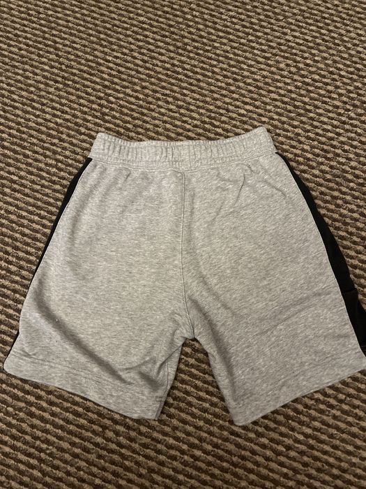 Pantaloni scurti