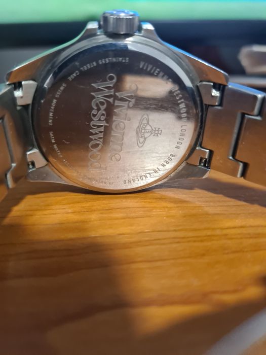 Vând ceas Vivienne  WESTWOOD