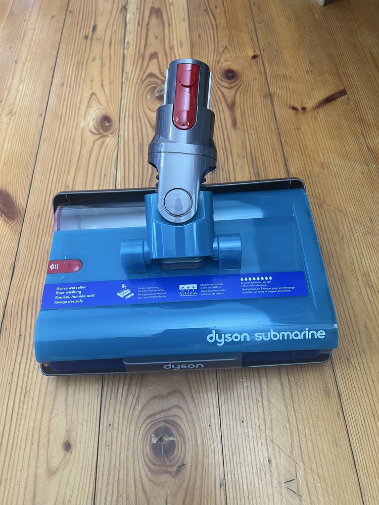 Продам моющую насадку для пылесоса Dyson V15 s