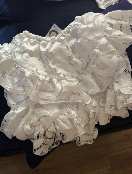 Дантелена бяла пола Helena