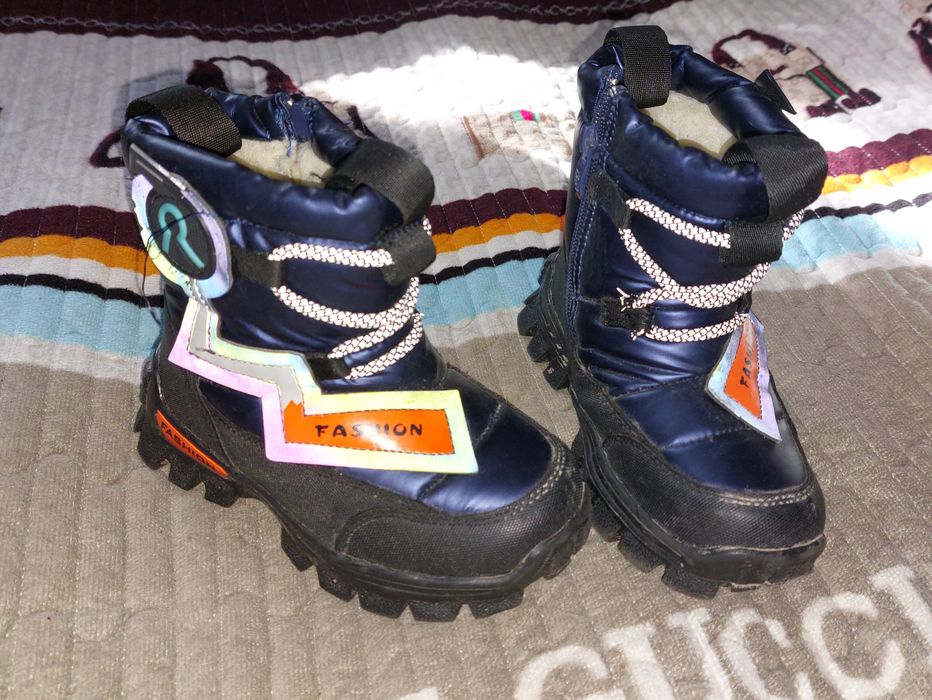 Зимние детские сапоги