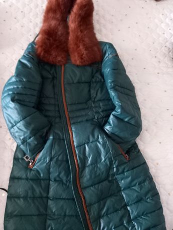 Куртка зимняя ,тёплая,с капюшоном