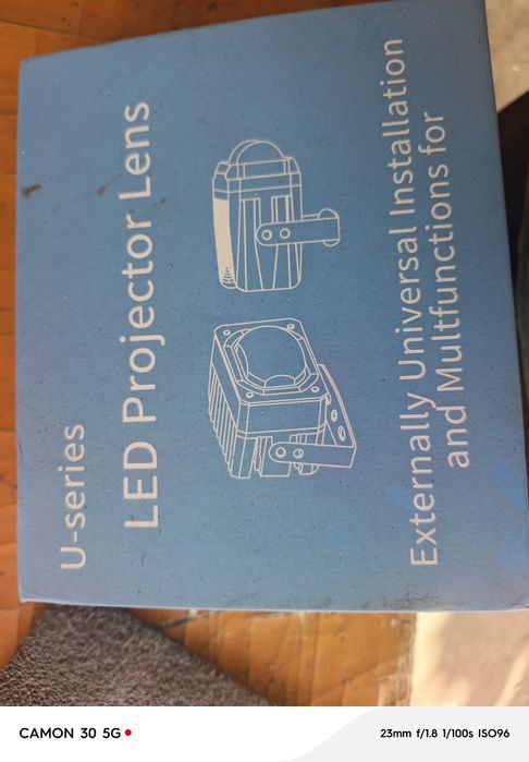 Продам противотуманки новые