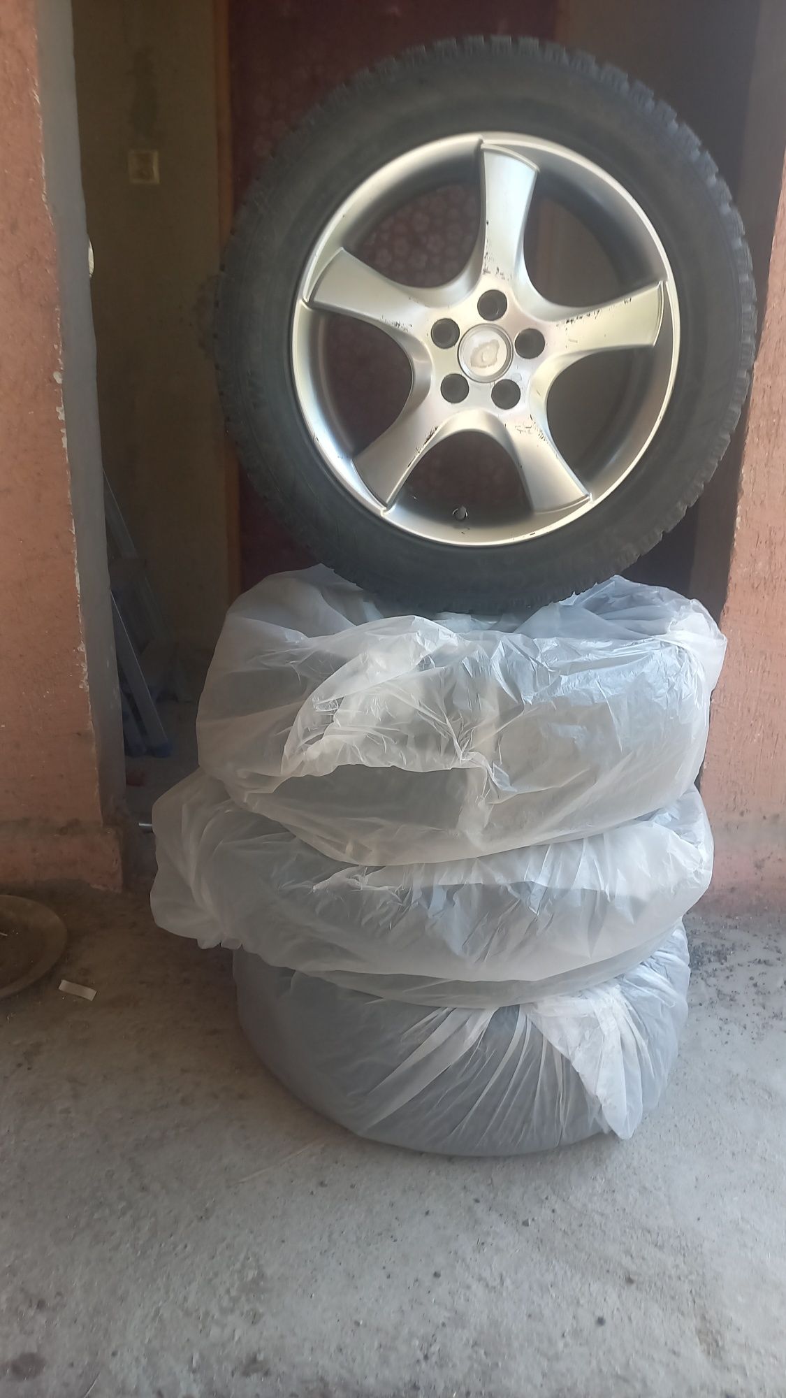 Продам диски с резиной
