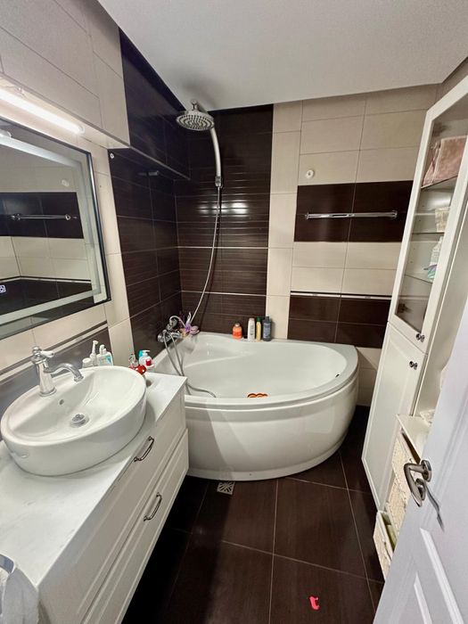 Vand aparatament central modern